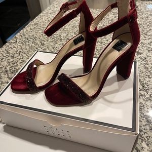 WHBM- Maroon/Burgundy Velvet Sparkle Ankle Strap Penni Heels WITH BOX- Size 7.5